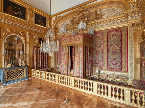 chambre du roi versailles.